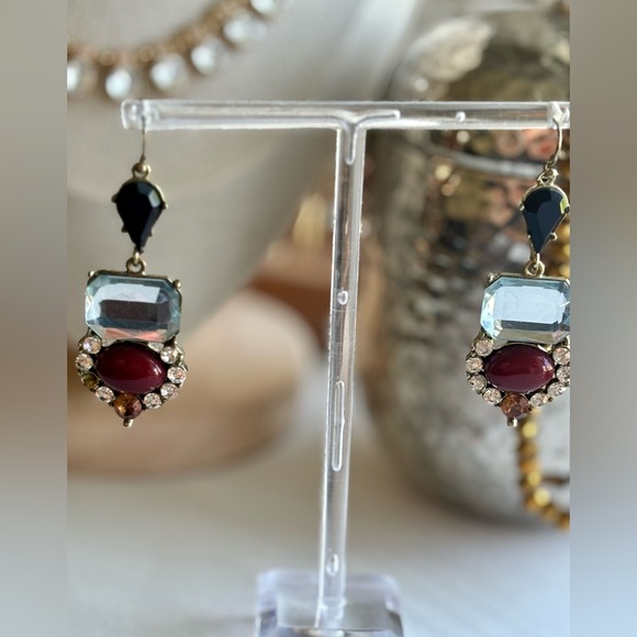 🌟BUY 1 GET 1 FREE🌟 Glamorous drop earrings *Stone Missing* - Picture 2 of 6